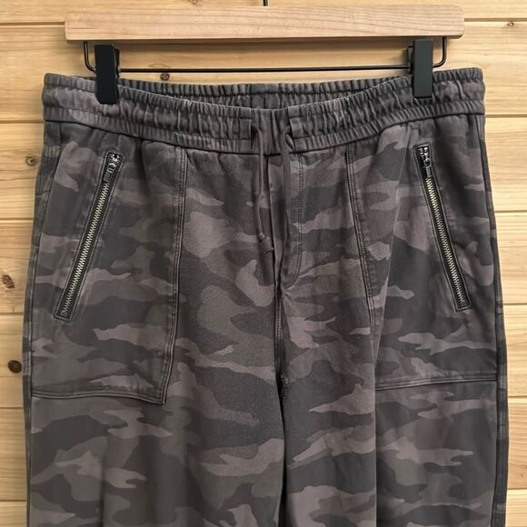 Athleta Size 10 Farallon Camouflage Jogger Pants - Picture 2 of 13